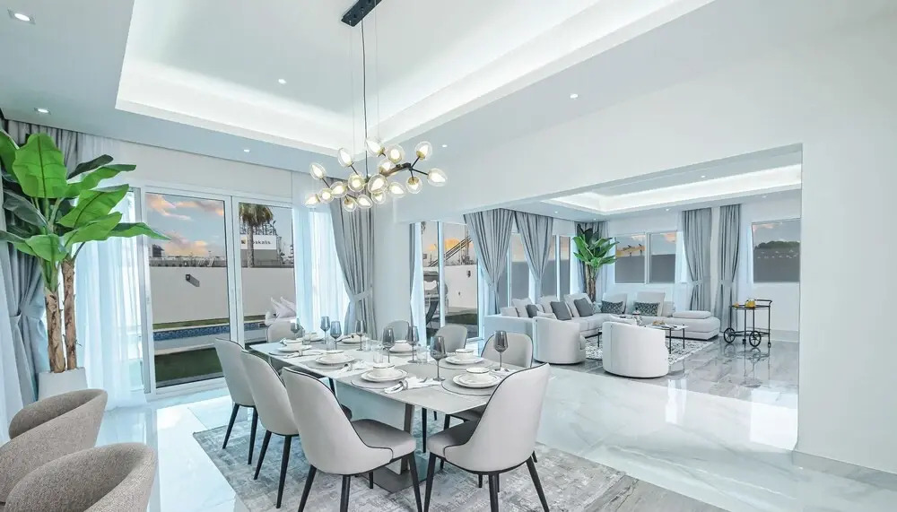 LUX White Modern Villa