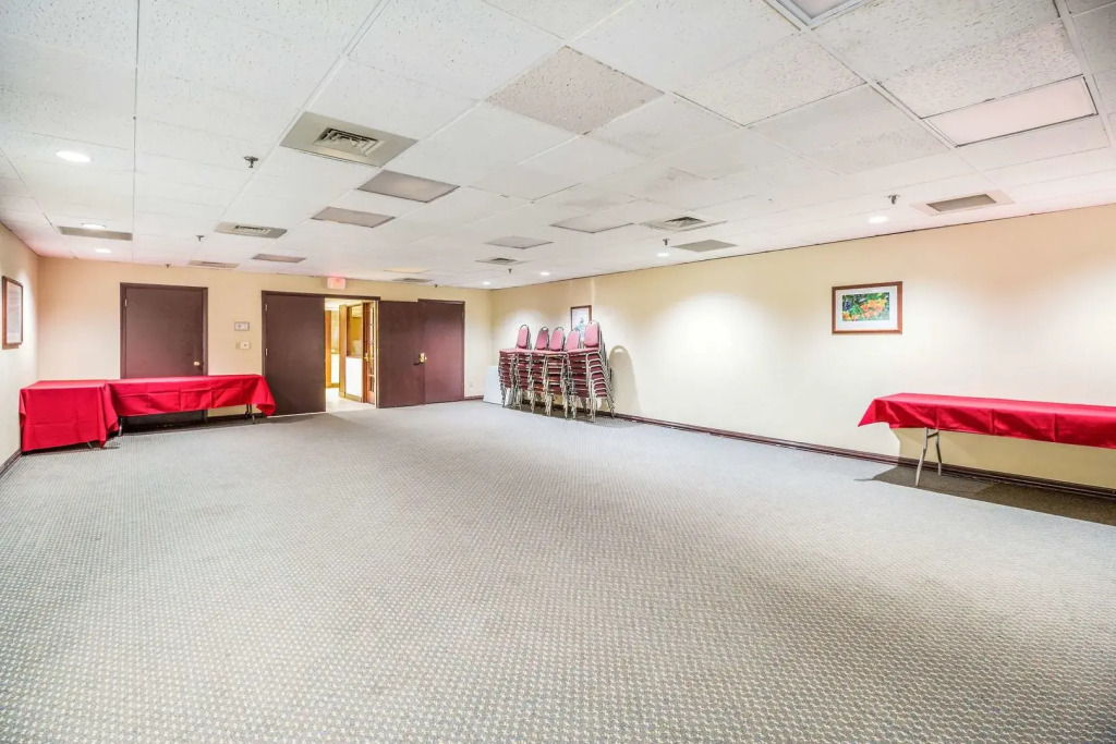Riverside Hotel & Conference Center