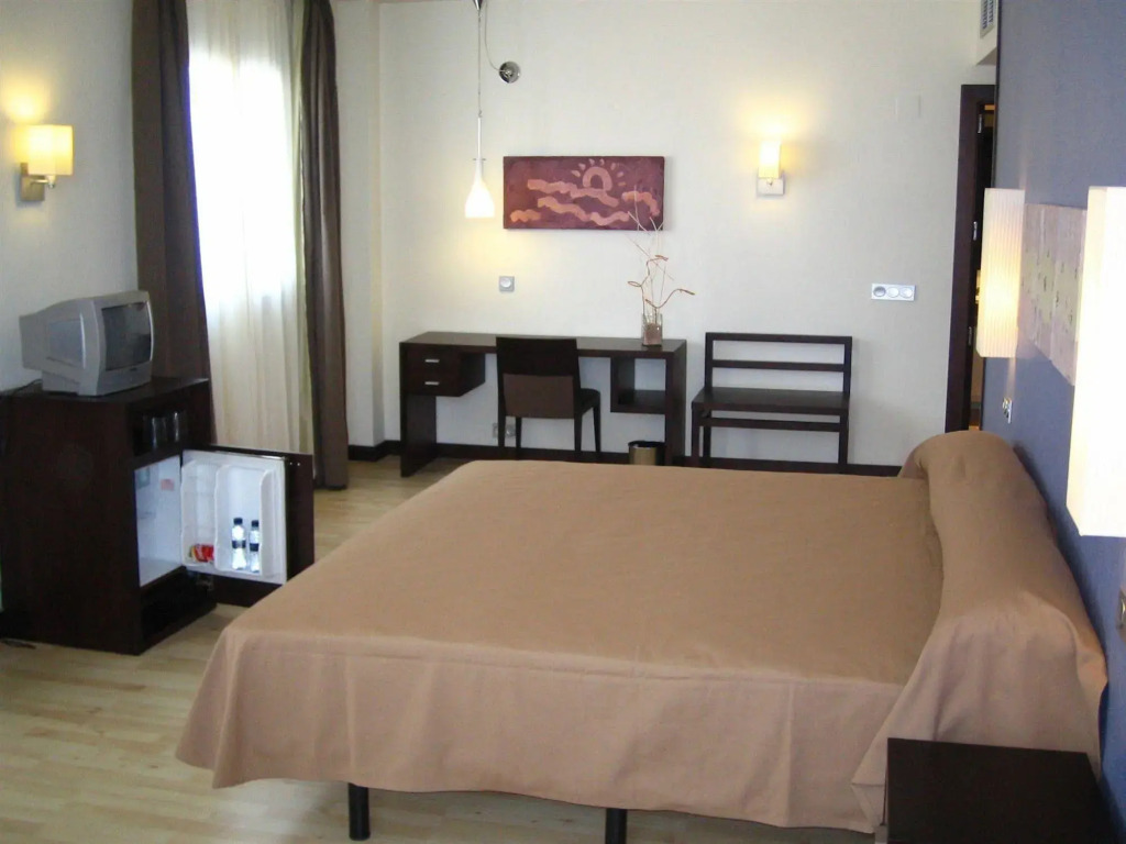 Hotel Puerta de Ocaña
