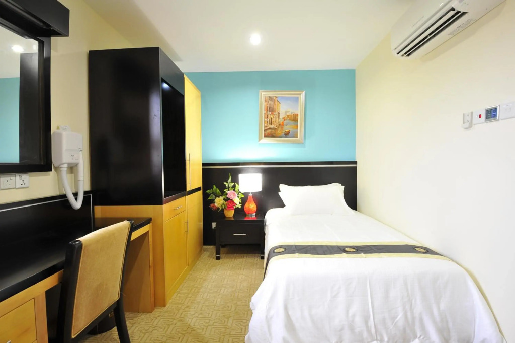 Hallmark View Hotel