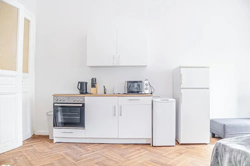 Comfy 4BR Apt Near AKH Hospital WiFi