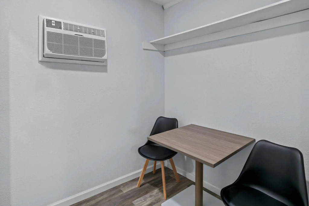 Suburban Studios Newport News - Hampton