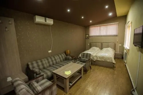 Le Petit Hotel