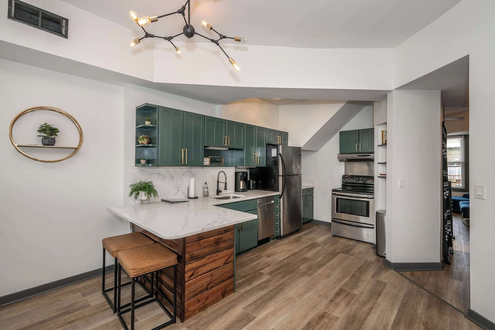 Mansfield Modern Oasis