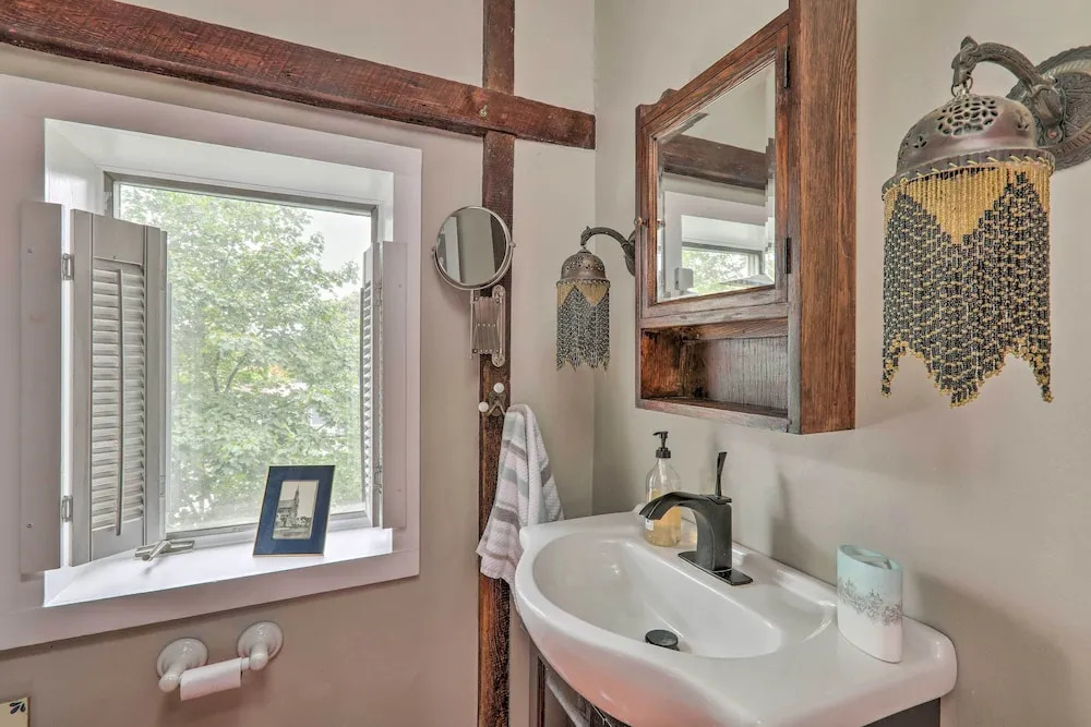 Historic Home in Lambertville: Walk to Bridge