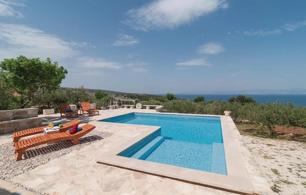 Gorgeous Home In Postira