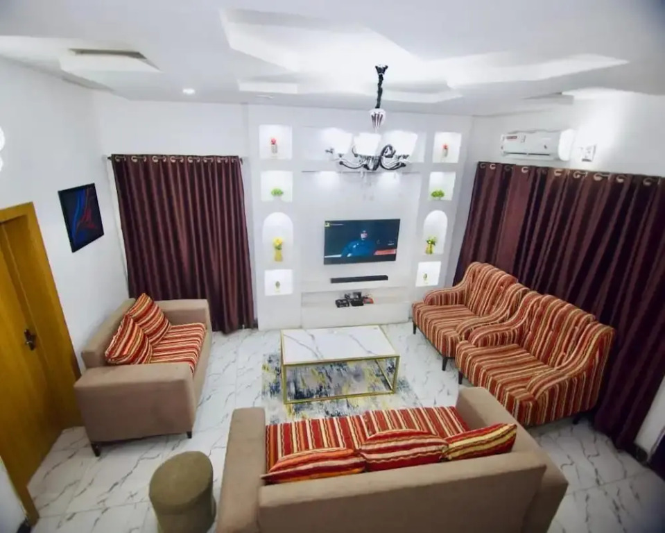 Loomzy Suites and Apartments
