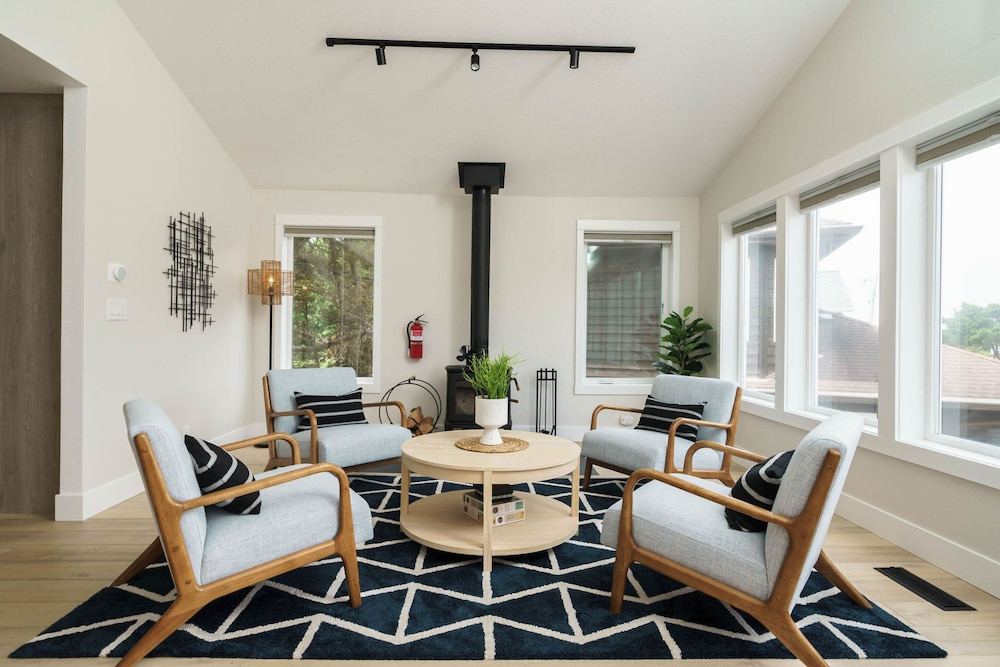 Vivenda Vida Boa by Avantstay Recently Renovated Home in Manzanita w/ Lovely Sunny Deck