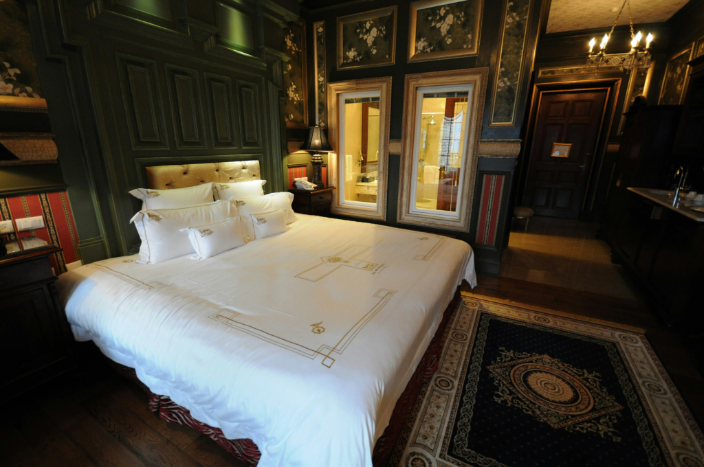 The Old England Manor