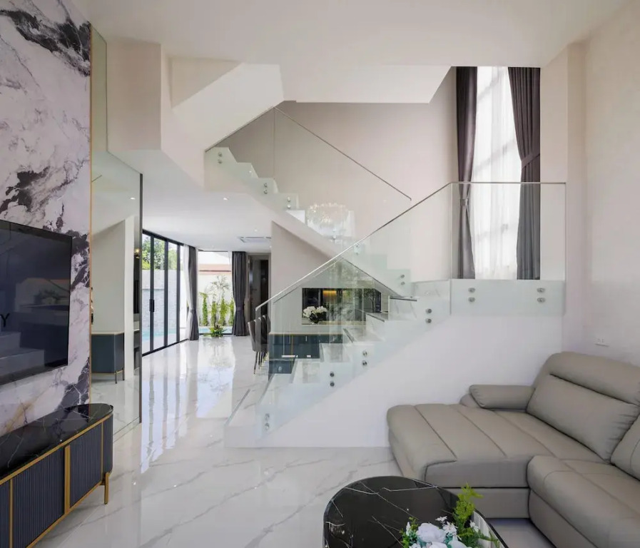 A9 Airport Modern Pool Villa