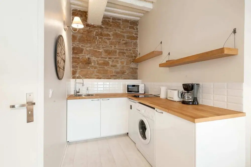 Charming Studio for 2 near the Metro by GuestReady