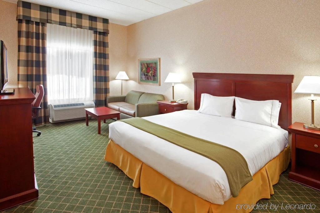 Holiday Inn Express & Suites Dayton-Huber Heights by IHG