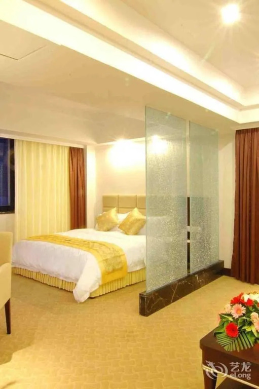 Chengdu Caesarean Hotel