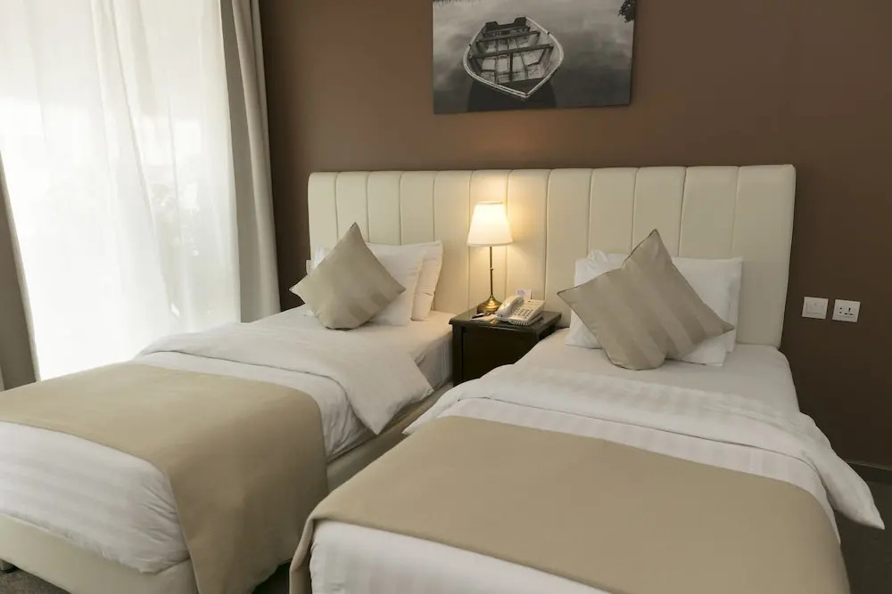 Yellow Rose Hotel