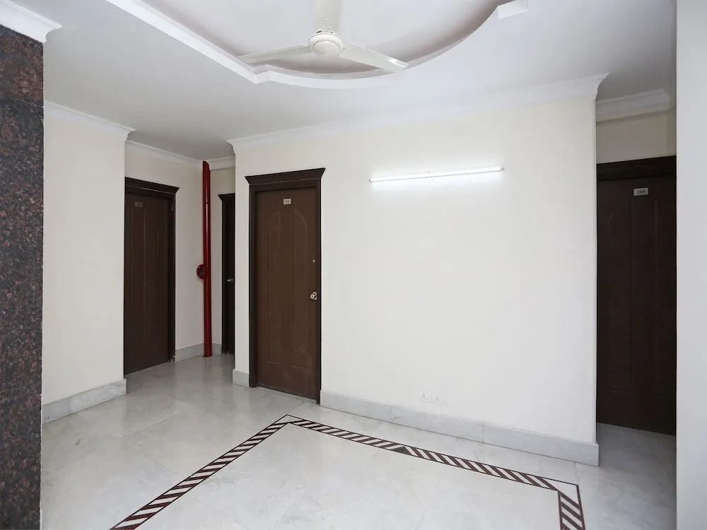 OYO 15822 Ryan Residency