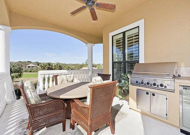 Tuscany By the Sea 5 Br home by RedAwning