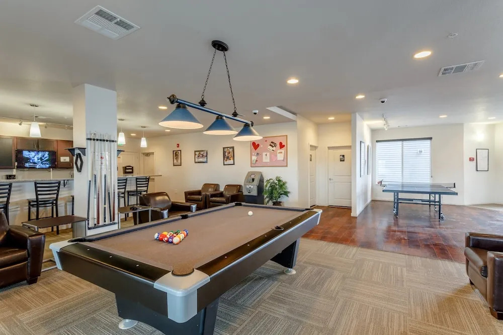 Spacious 3BR Apartment Central to All