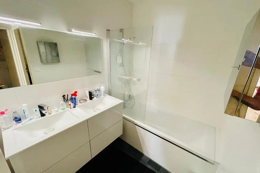 T4 apartment in the heart of old Bordeaux close to all amenities