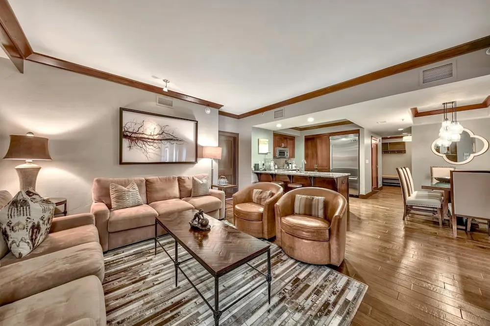 3 Bedroom Private -Tons Of Amenities Condo by RedAwning