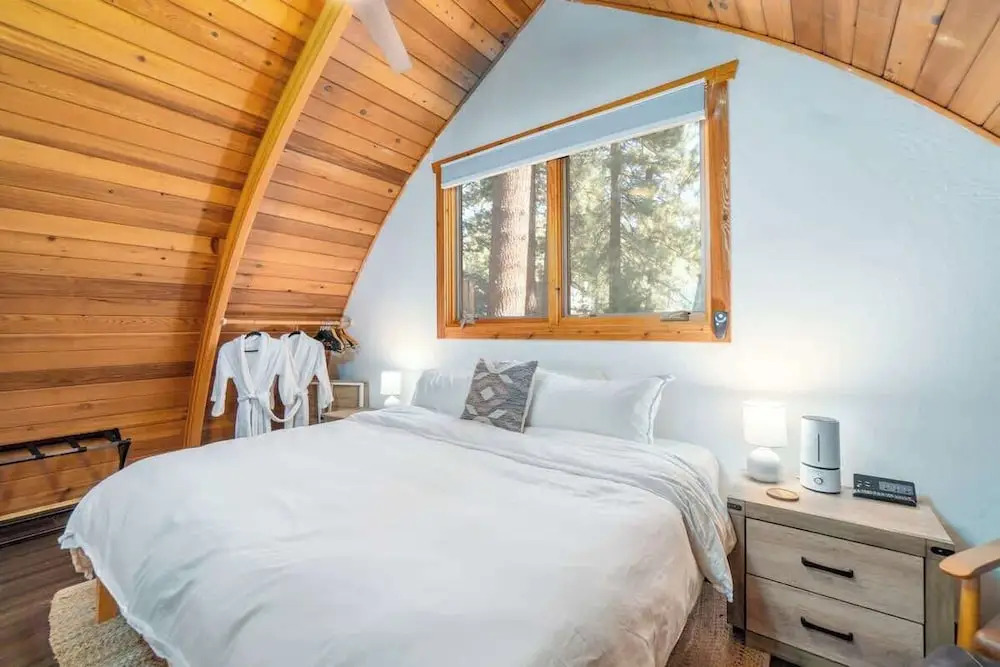 The Canoe Cabin