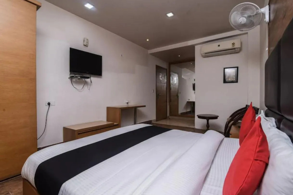 Hotel JPS Residency