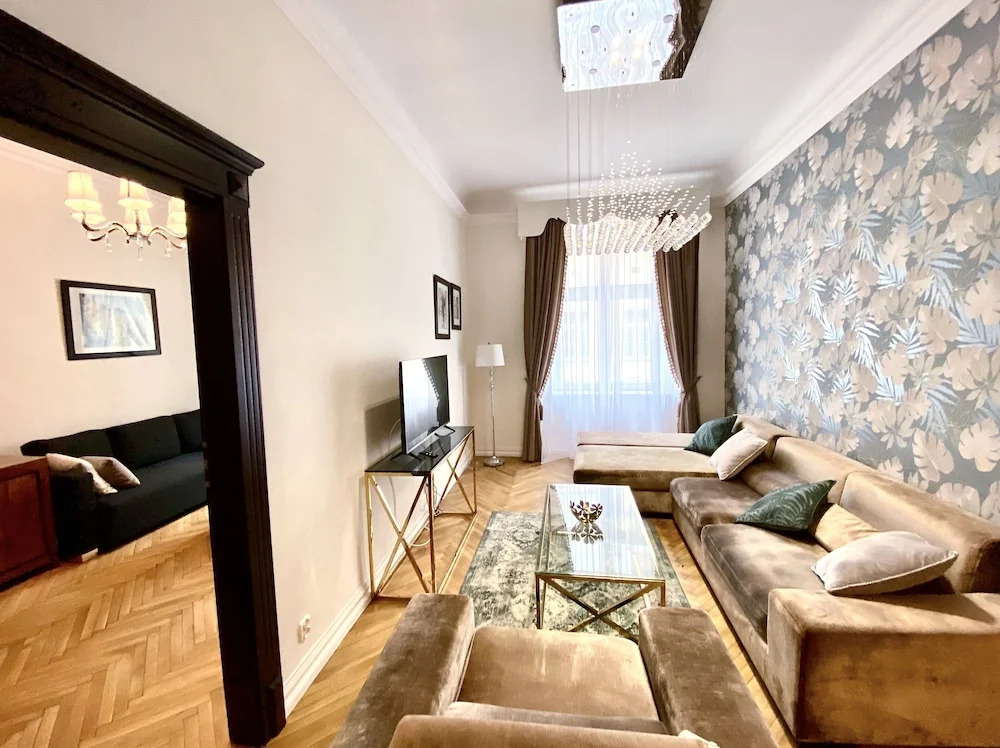 Select Suites by MB Apartments
