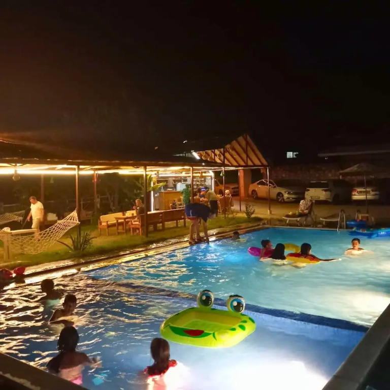 Bu Bungalow Hotel