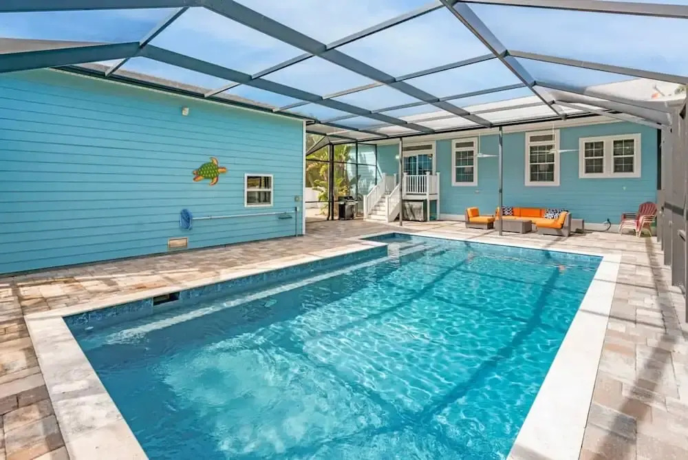 Heated Pool Beach Patio Lounge Near Downtown
