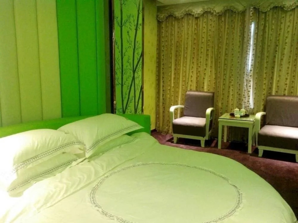 Jingjiang Shuiyue Qinghua Hotel