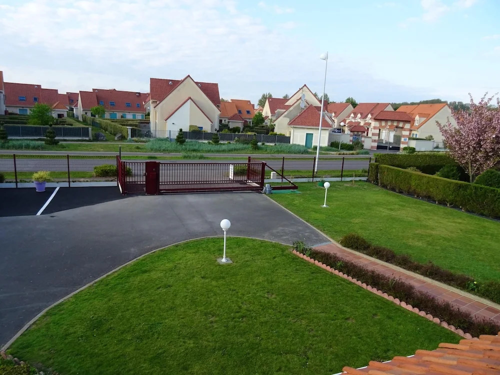 Studio in Berck, With Furnished Garden and Wifi - 1 km From the Beach