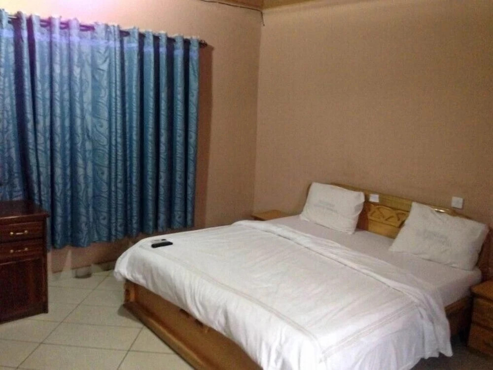 His Royal Vico Hotel