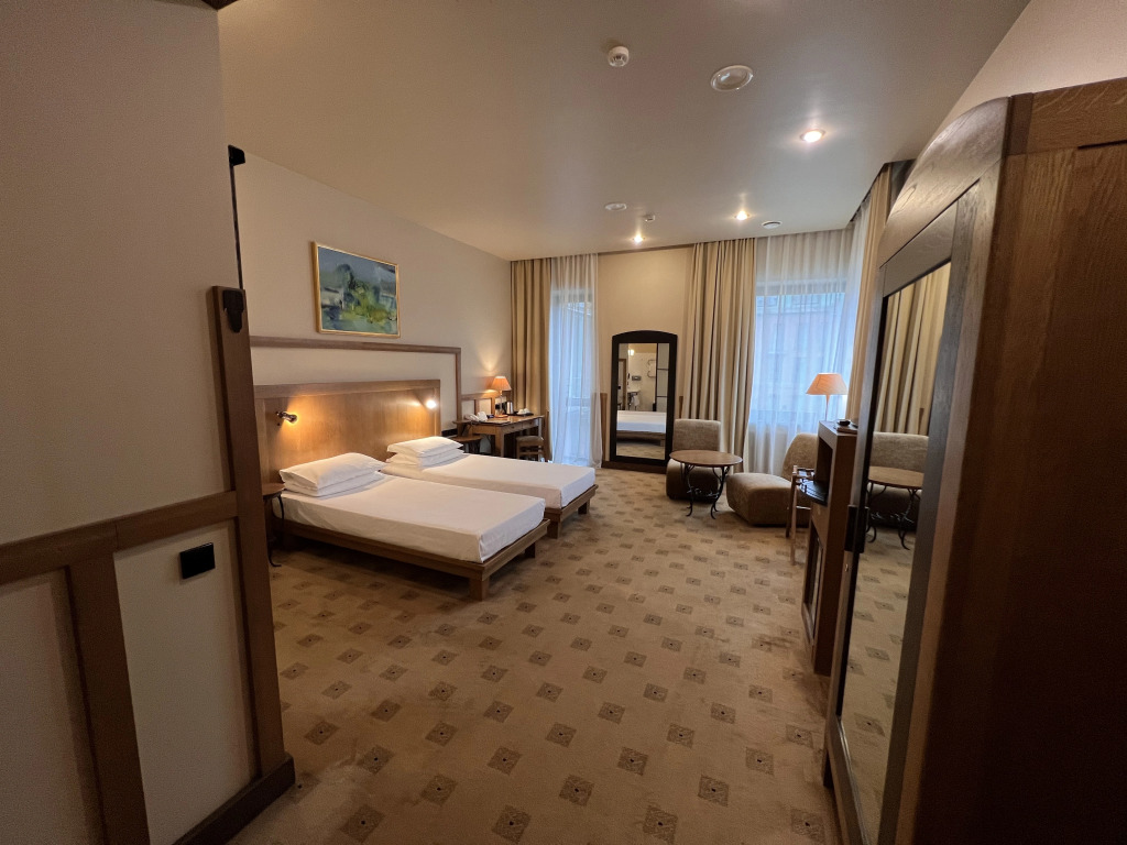 Отель Best Western Santakos