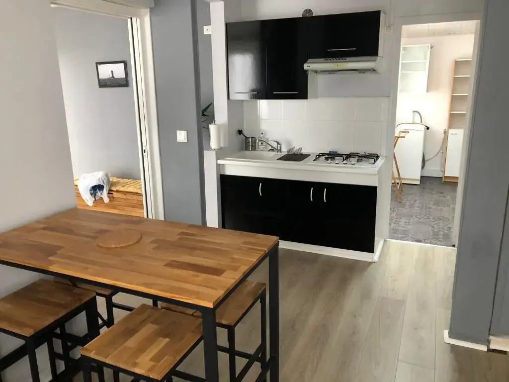 Maisonnette a 100 M de la Plage
