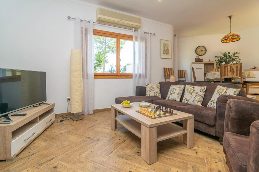 VILLA MANZA - Charming country house with terrace and garden. Free WIFI.