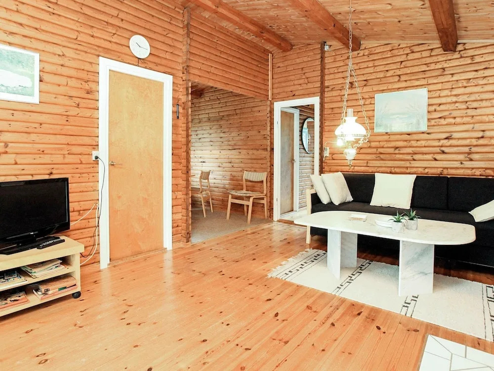 Eclectic Holiday Home in Dannemare With Barbecue