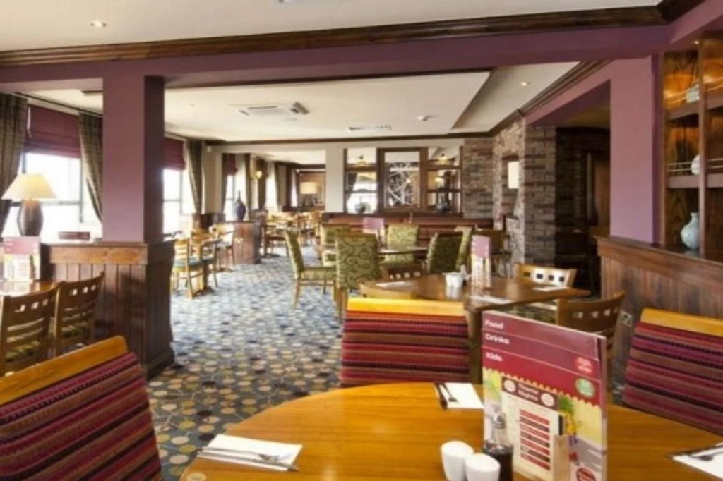 Premier Inn Gatwick Crawley - Goff's Park