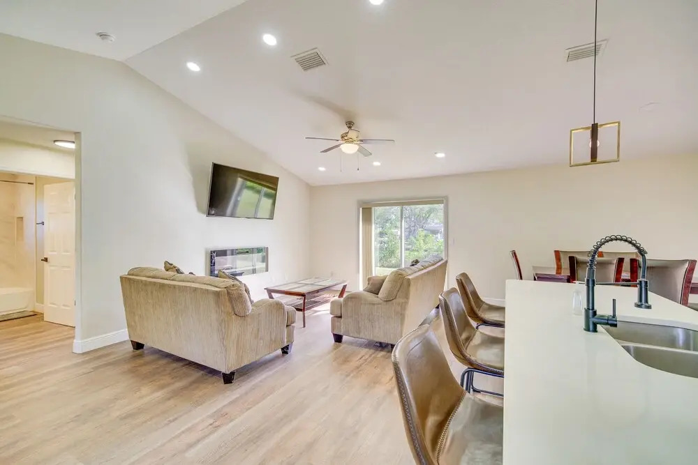Sunny Palm Bay Home w/ Screened Porch Near Beaches
