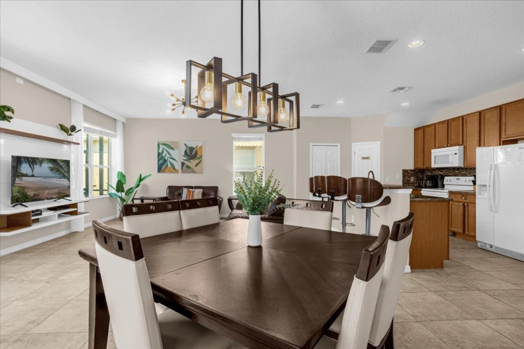 4 Bd 4 Ba Bella Vida 440 Lf