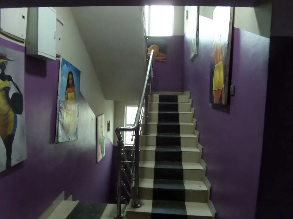 De Love Hotel