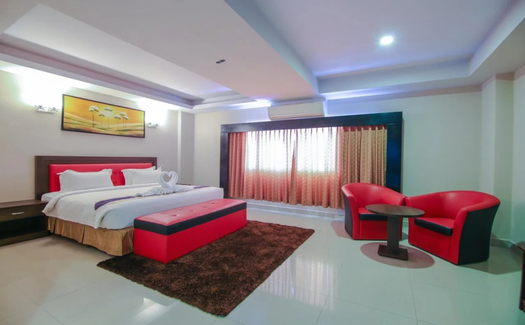 G9 Hotel