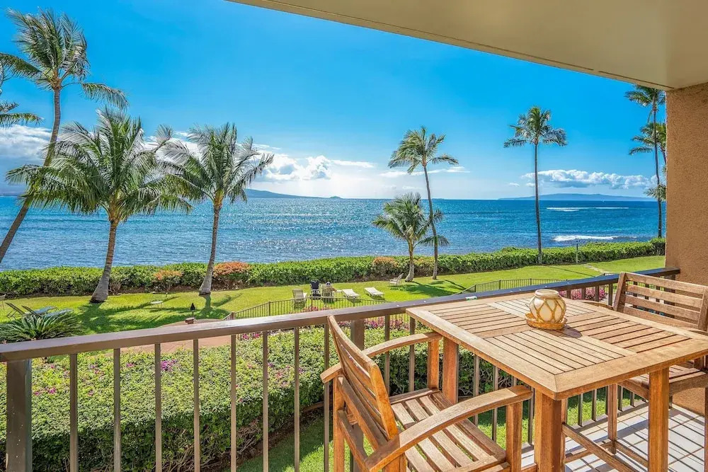 Ocean Front & Budget Friendly: Maalaea Banyans 204 - The Perfect Couples Getaway