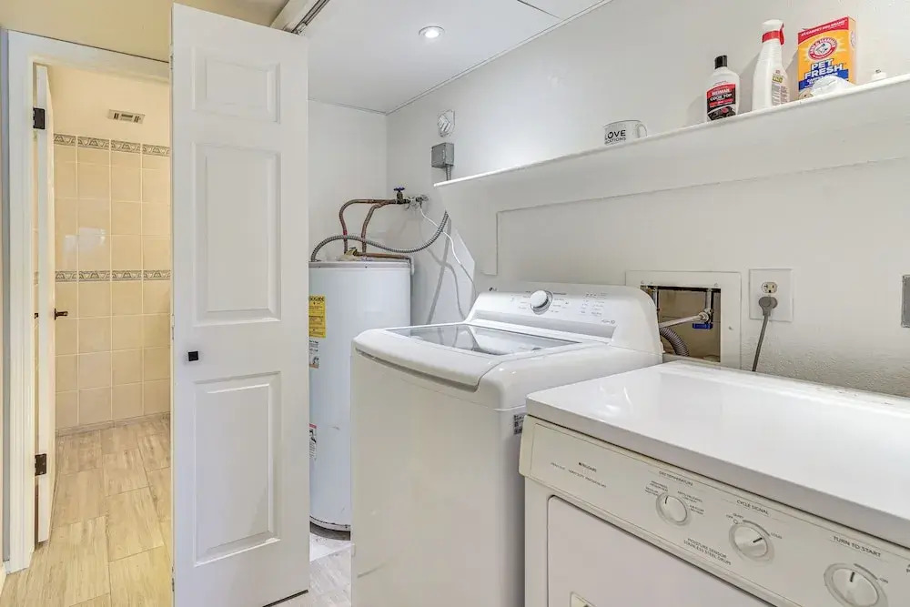 Unit 1 Mi to Old Town Scottsdale! Bring Your Pets
