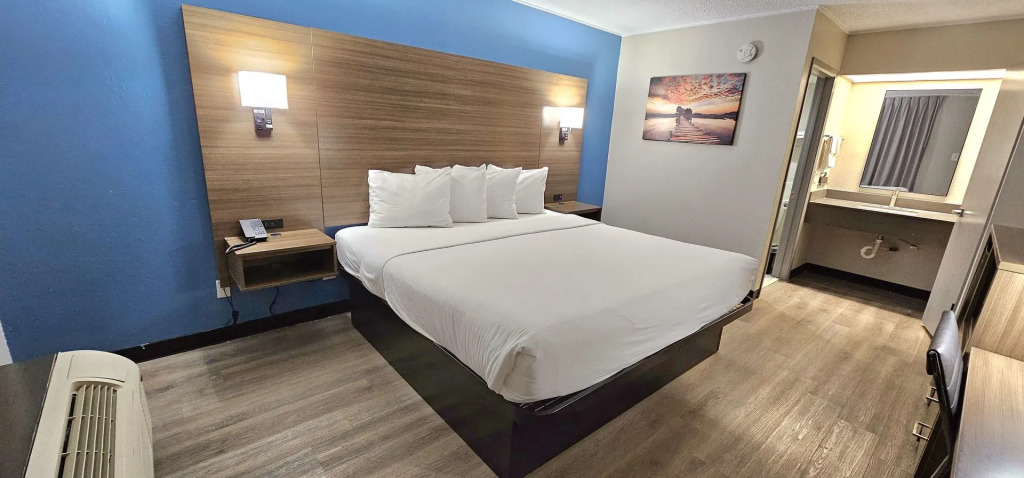 Days Inn by Wyndham Victoria TX East
