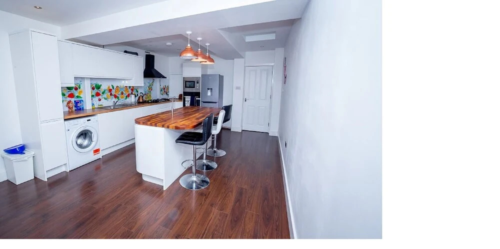 Spacious Home for Groups With Parking