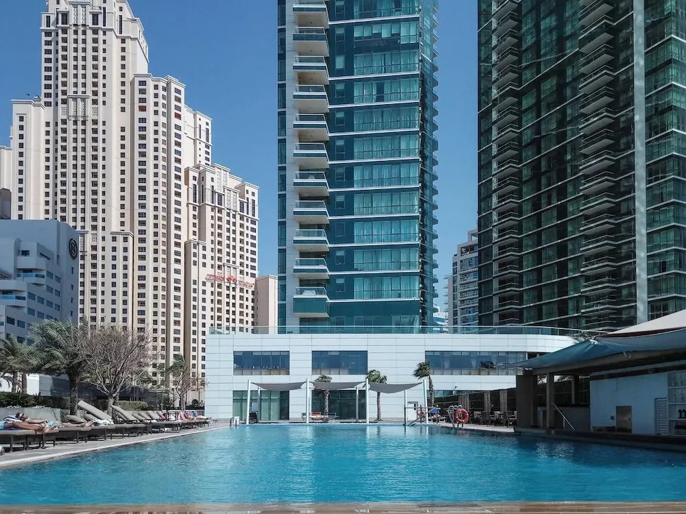 Upscale 1BR - Sea Views - Direct Beach Access!