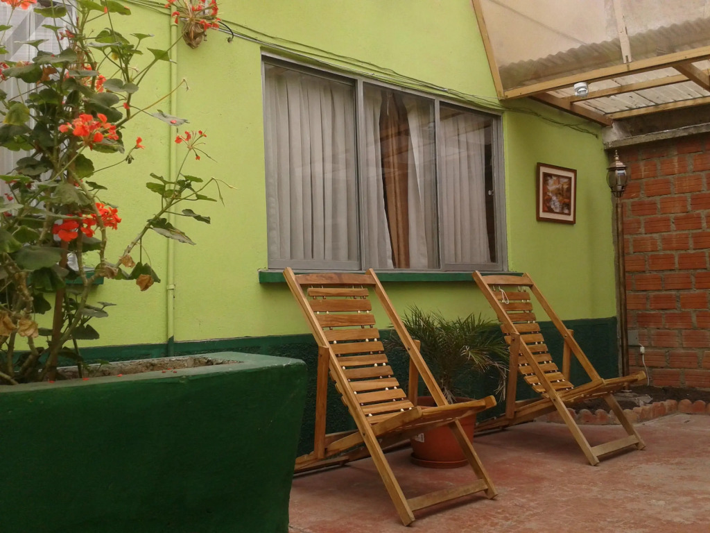 Hostal Isidoros - Terminal de Buses