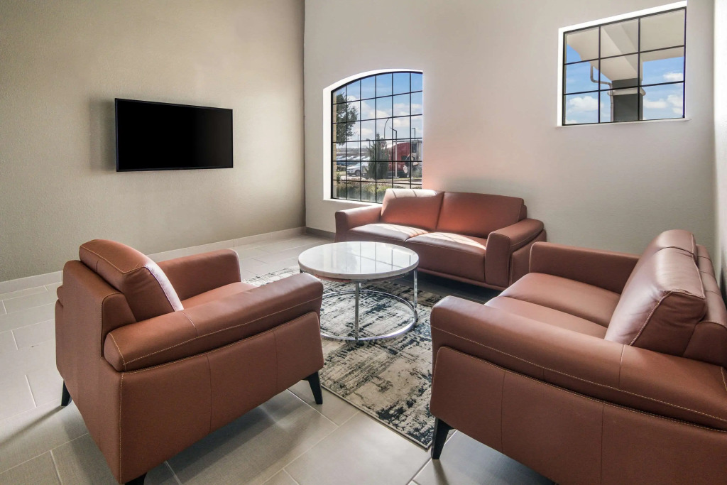 Quality Inn & Suites Fort Worth - Fossil Creek