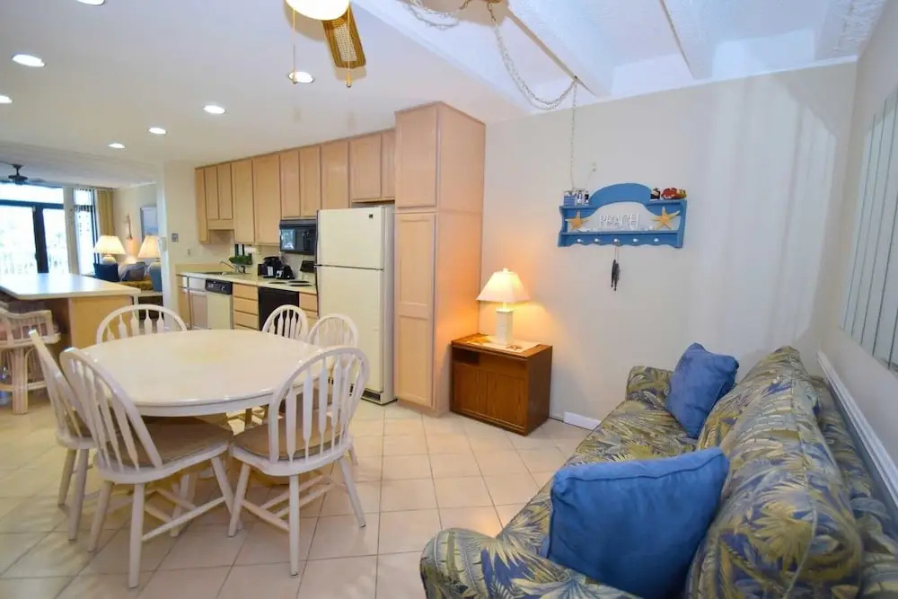 Jada 1f - Ocean City, Md 2 Bedroom Apts by RedAwning