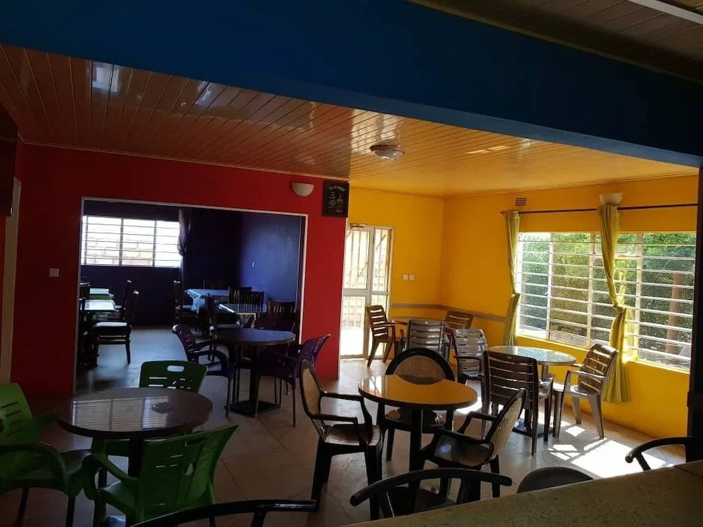 Ticheze Lodge And Car Hire