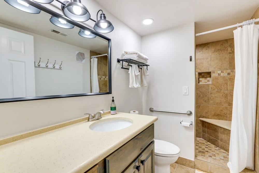 Modern Condo in St Georges Sports Village